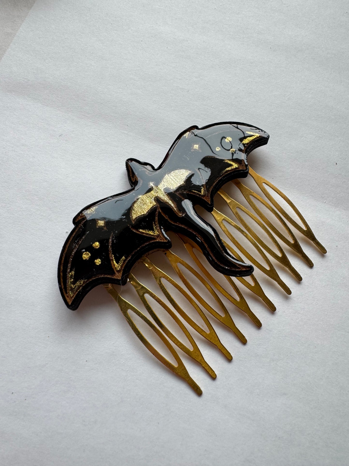 Golden dragon hair comb